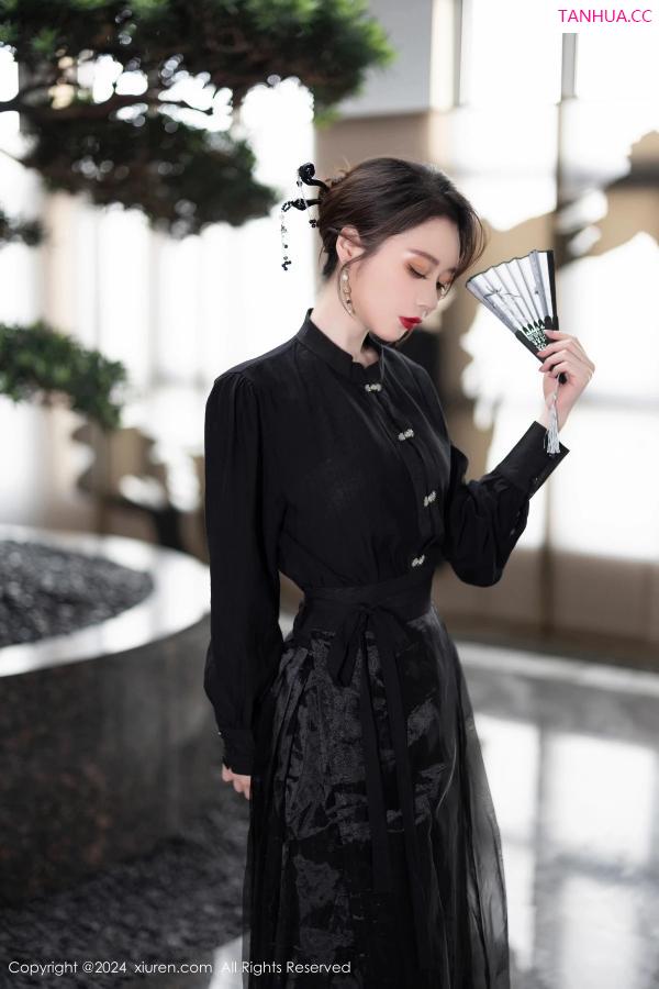 梦心玥  [XiuRen]高清写真图 2024.04.28 No.8465 梦心玥 修长美腿第23张图片